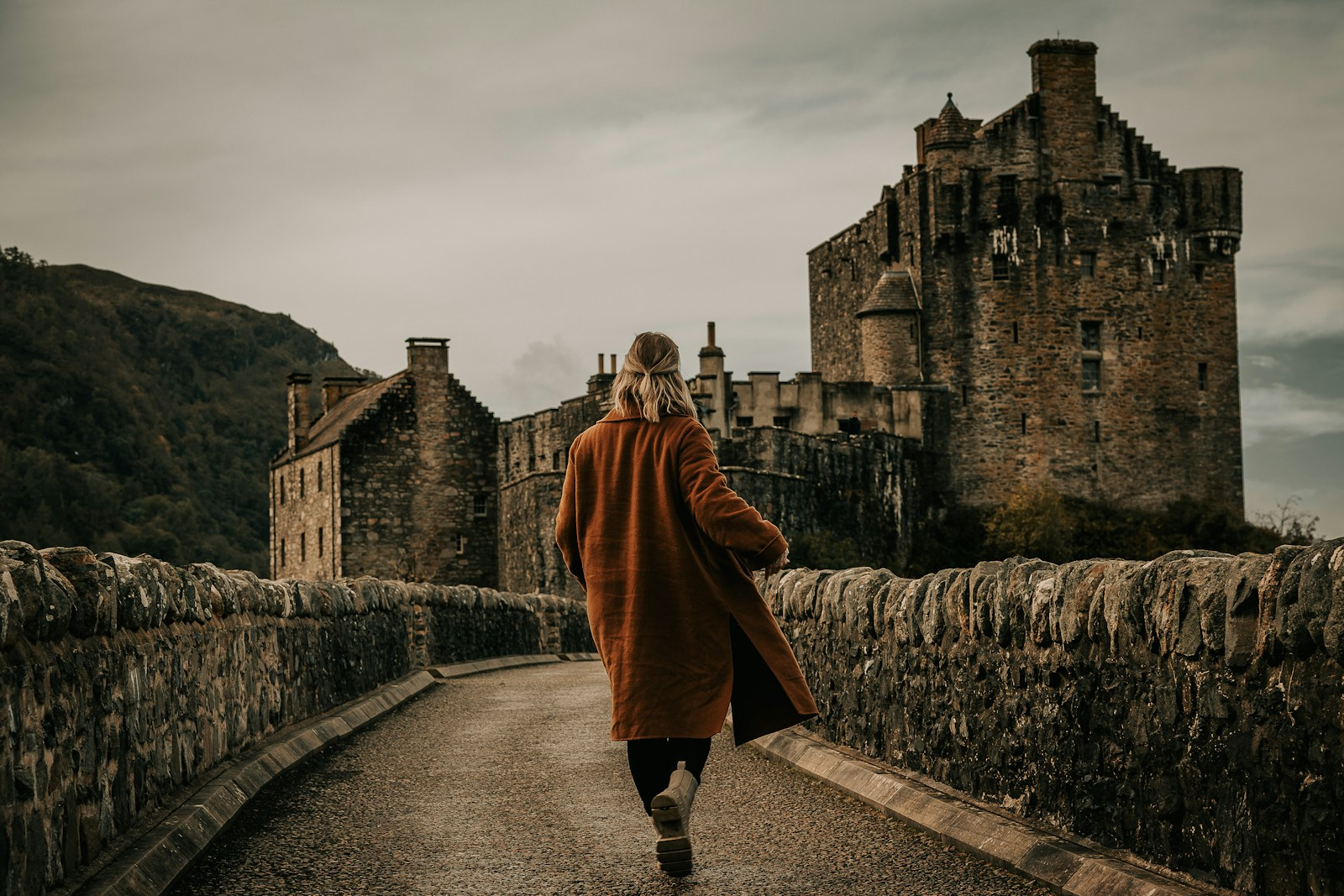Fiction Books That Will Transport You to Scotland
